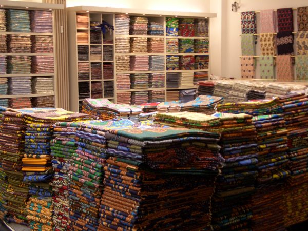 african fabrics store pic